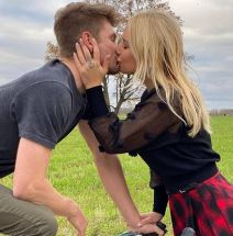 tara gins biciklistkinja tara zins fotografije