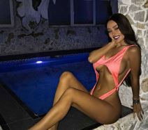 ana korac donji vec seksi slike poziranje u kadi