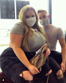 debela devojka veza sa fitnes trenerom 