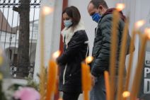 djordje balasevic preminuo supruga olja slike ispred kuce u novom sadu