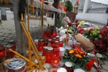 djordje balasevic preminuo supruga olja slike ispred kuce u novom sadu