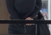 natasa bekvalac zavukla ruku u gace paparaco lov foto