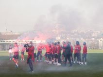 crvena zvezda marko gobeljic navijaci podrska docek iz milana bakljada pesma delije