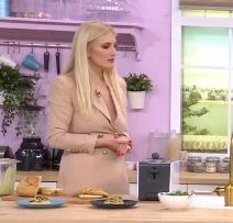 nikolina kovac duboki dekolte prirodne grudi emisija 