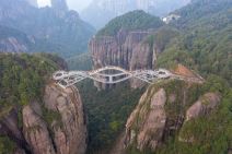 panoramski most kina spiralnog oblika fotografije