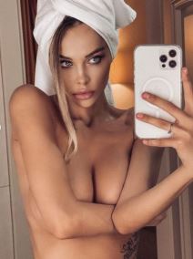 ruskinja lili ermak influenserka bikini golotinja slike
