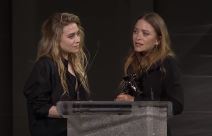 elizabet olsen srbija uvrede dzon calis komentar twitter