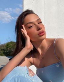 Ko je Anja Bla i čime se bavi