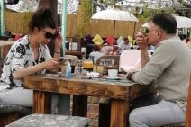 branislav lecic u kaficu sa cerkom foto