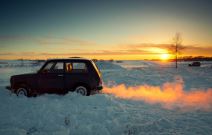 lada niva automobil terenac 45 rodjendan fotografije