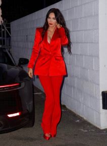 Megan Foks u providnoj haljini