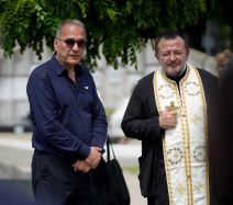 Posmrtni ostaci Bate Živojinovića se premeštaju iz Aleje u Koraćicu