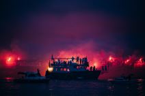 crvena zvezda navijači proslava titule bakljada vatromet reka kalemegdan