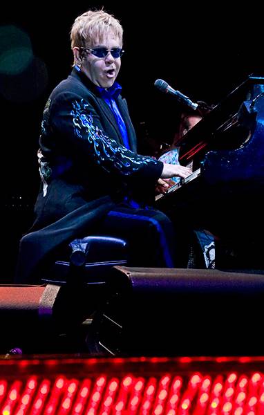 Elton Džon na suđenju Kevinu Spejsiju