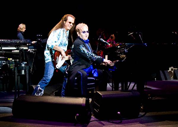 Elton Džon na suđenju Kevinu Spejsiju