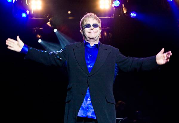 Elton Džon na suđenju Kevinu Spejsiju