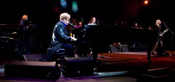 Elton Džon na suđenju Kevinu Spejsiju