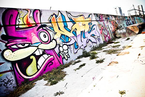 Srpska snajka se šokirala grafitima u Srbiji