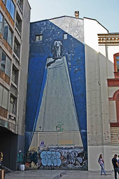 Srpska snajka se šokirala grafitima u Srbiji