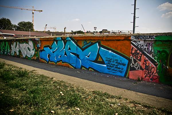 Srpska snajka se šokirala grafitima u Srbiji