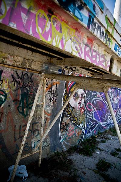 Srpska snajka se šokirala grafitima u Srbiji