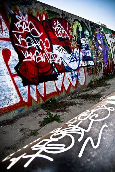 Srpska snajka se šokirala grafitima u Srbiji