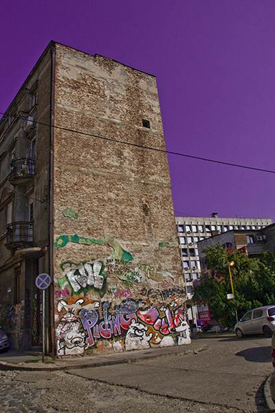 Srpska snajka se šokirala grafitima u Srbiji