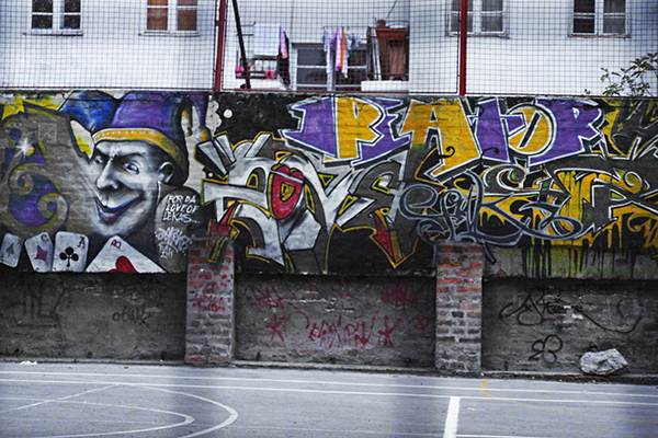 Srpska snajka se šokirala grafitima u Srbiji