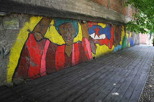 Srpska snajka se šokirala grafitima u Srbiji
