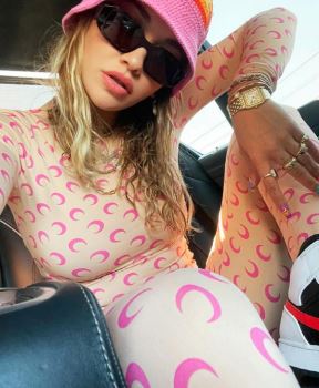 Rita Ora slala slike Niku Kirjosu