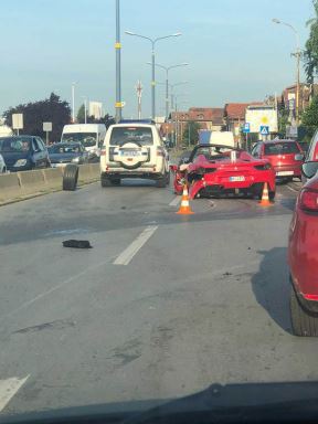 ko je vozio slupani ferari