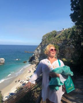 suzana mancic bez sminke