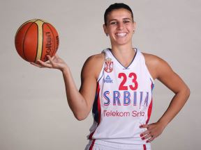 Ana Dabović se udaje za vaterpolistu Iliju Mustura
