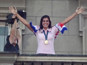 Ana Dabović se udaje za vaterpolistu Iliju Mustura