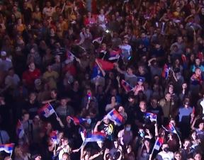Doček vaterpolista posle Olimpijskih igara na balkonu