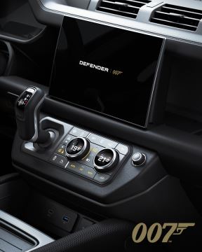 LAND ROVER DEFENDER V8 BOND EDITION (4)