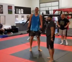 Nikola Jokić, MMA Trening (5)