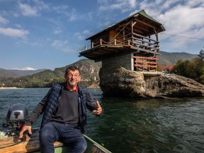 Kako kućica na Drini izgleda unutra i ko je vlasnik