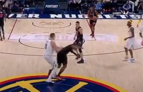 nikola jokic tuca iz drugog ugla3.png