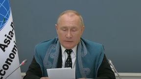 Vladimir Putin narodna nošnja 4.jpg