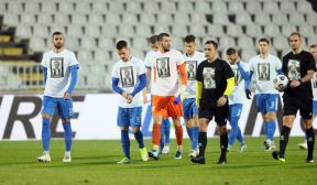 Majice u čast Moce Vukotića na meču Partizan Novi Pazar