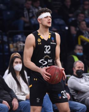 Uroš Trifunović povreda utakmica Partizan Slask 4.jpg