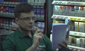 Snimak odvođenja jutjubera u Novom Sadu