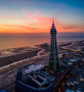 Menadzer Blackpool  (4).jpg