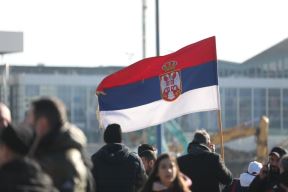 Navijači dočekuju Novaka Đokovića na aerodromu (1).jpeg