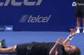 Stefan Kozlov se srušio na terenu 3.jpg
