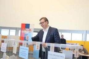 Aleksandar Vučić, Glasanje (1).jpg