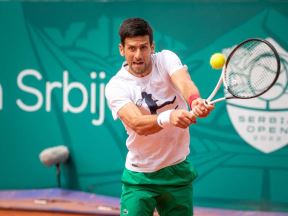 Novak Djokovic, Zagrevanje pred mec, Rubljov (1).jpg