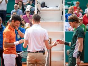 Novak Djokovic, Andrej Rubljov, tucanje jajima (2).jpeg