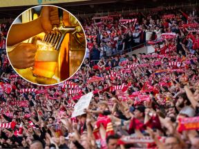 Liverpul navijači pivo.jpg